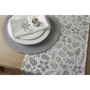 Winter berries runner